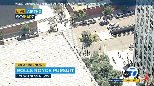 Authorities chasing Rolls-Royce on 110 Freeway in Pasadena area смотреть онлайн