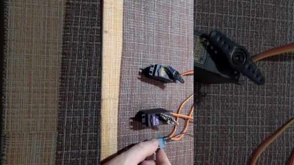 В чем разница между сервоприводом MG995 и MG996R?