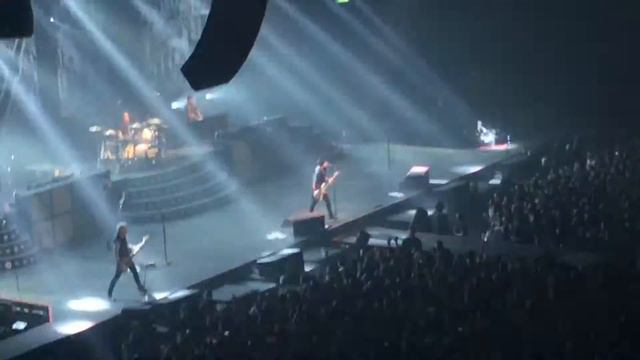 Green Day-Burnout(Live Bologna,Italy 2017) смотреть онлайн