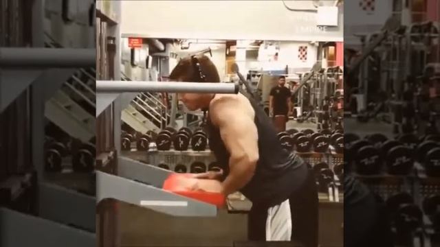 Упражнения на трицепс.