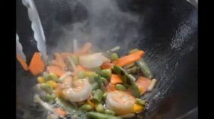 1.5 Wok с морским коктейлем .  Wok быстрое приготовление .