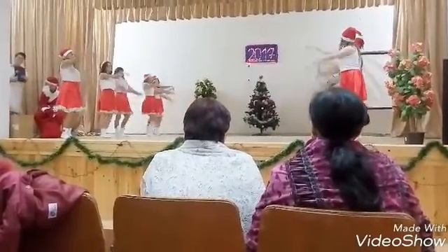 Новогодний танец  1января 2017 г.