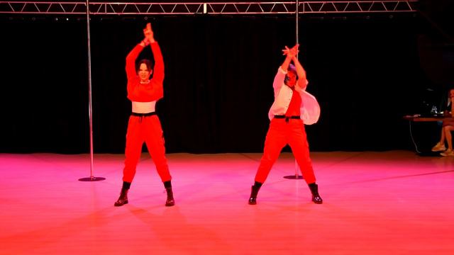 Thunderous-Stray Kids