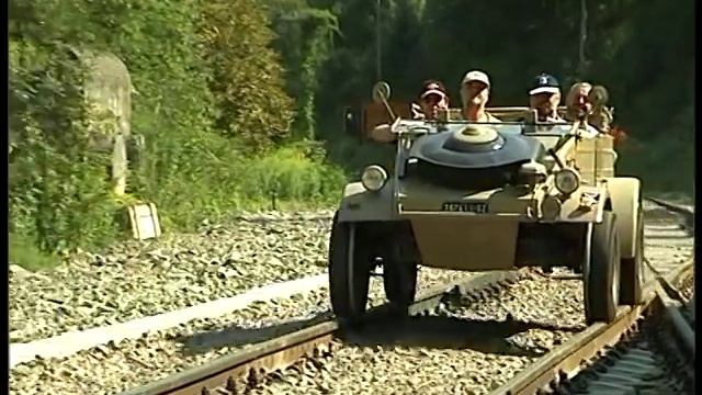 VW Kübelwagen Typ 82 auf Schiene смотреть онлайн