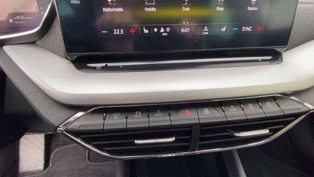 Škoda Octavia combi 2.0 TDI Style červená VELVET смотреть онлайн