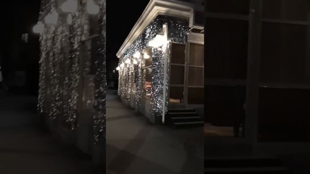 кафе в новогодних блестках смотреть онлайн