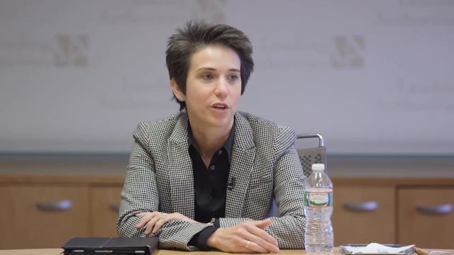 Influential Amy Walter Provides Political Outlook смотреть онлайн