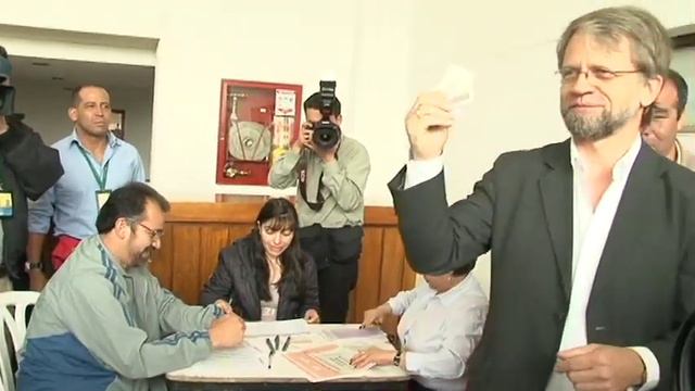 ANTANAS MOCKUS VOTA DE CORAZÓN смотреть онлайн