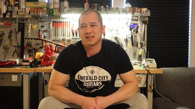 This Guitar Has Tripled In Value!!! | '05 Gibson SG Angus Young Signature смотреть онлайн