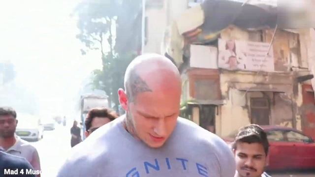 Body builder beast in indian street reaction | girls reaction | #bodybuildingstatus #gym #status смотреть онлайн
