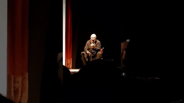Я разный. Я натруженный и праздный (Е. Евтушенко) / Максим Аверин в Котласе / 01.04.2023 смотреть онлайн