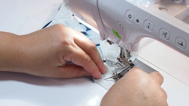 Spring tablecloth 22". Combination Drunkards Path & Crossroads #lizadecor смотреть онлайн