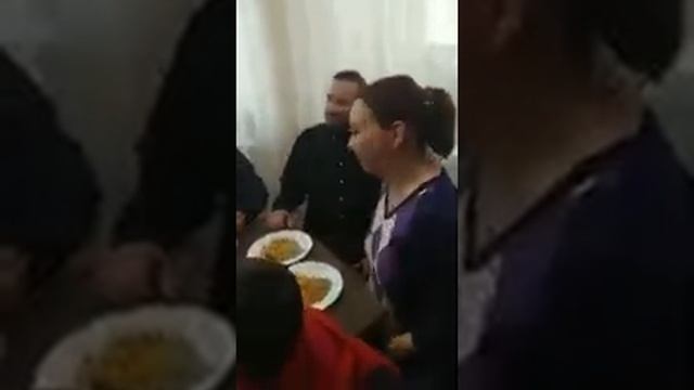 Дома у многодетной семьи моржей. смотреть онлайн