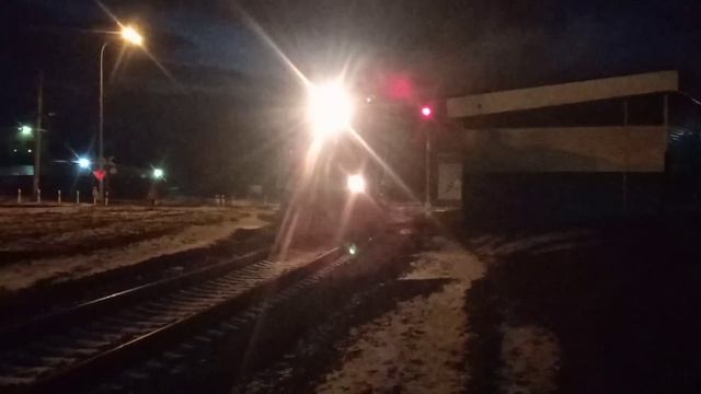 ТЭМ18Д-154 Следует через переезд