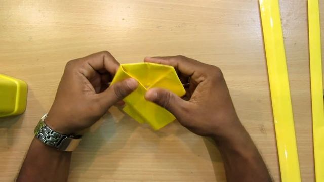 How to Make a Paper Gun that Shoots Rubber Bands (with Trigger) - Easy Tutorials смотреть онлайн