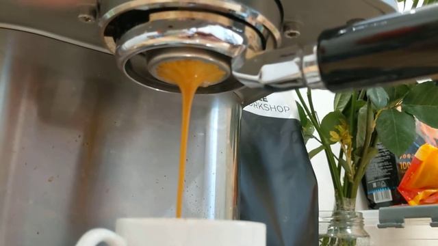 Кофеварка GAGGIA Baby Twin приготовление эспрессо смотреть онлайн