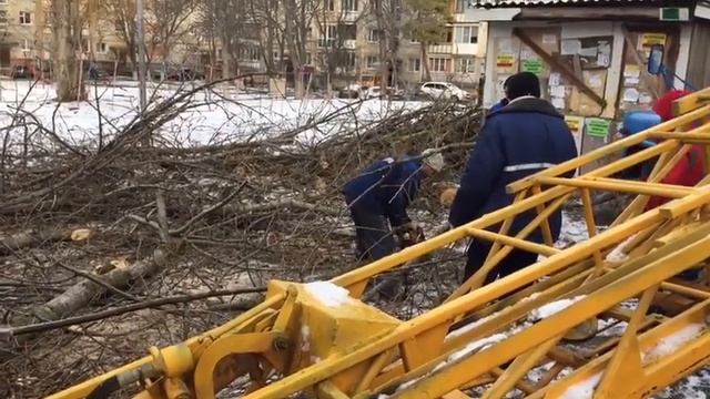 В Железноводске спасатели помогли избавиться от последствий стихии смотреть онлайн