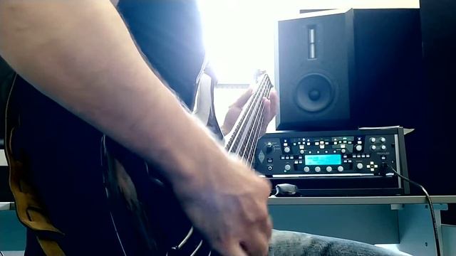 Ibanez SRMS805 Pick Groove смотреть онлайн