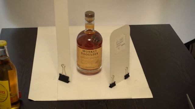 Схема света #2 | Съемка бутылки на белом фоне с одной вспышкой | как фотографировать бутылки смотреть онлайн