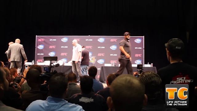 Johny Hendricks Has To Cut Weight From 215 - 170 смотреть онлайн