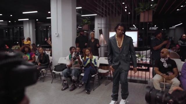 Porsche x The HipHop Closet Fashion Show смотреть онлайн