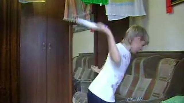 А как вы убиваете мух дома? смотреть онлайн