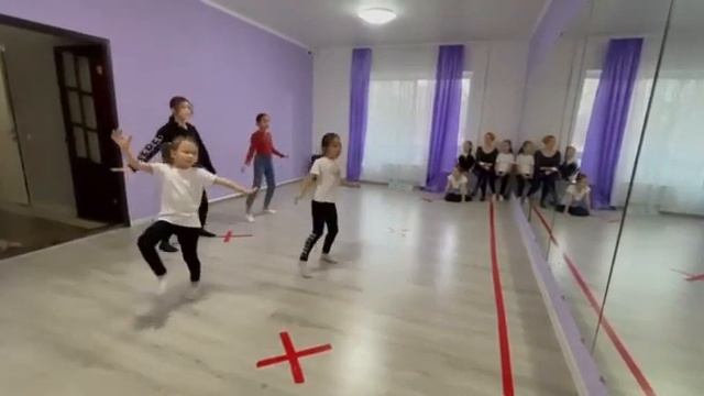 генеральная репетиция перед выступлением в школе танцев "Алиса" смотреть онлайн