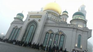 В мечетях по всей стране прошли праздничные намазы в честь Ураза-байрам