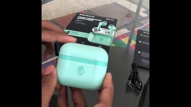 Skullcandy Indy Evo Review versus Indy old - Bluetooth Sync issues смотреть онлайн