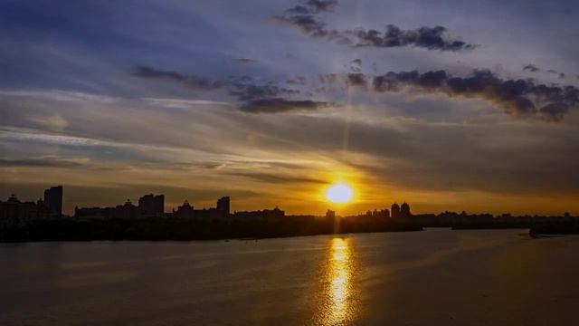 Kiev. Timelapse. Sunset /Таймлапс. Закат. Киев. 23.06.2015 смотреть онлайн