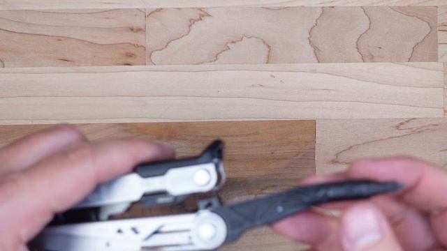 Gerber Center-Driver Multitool Table Top Review