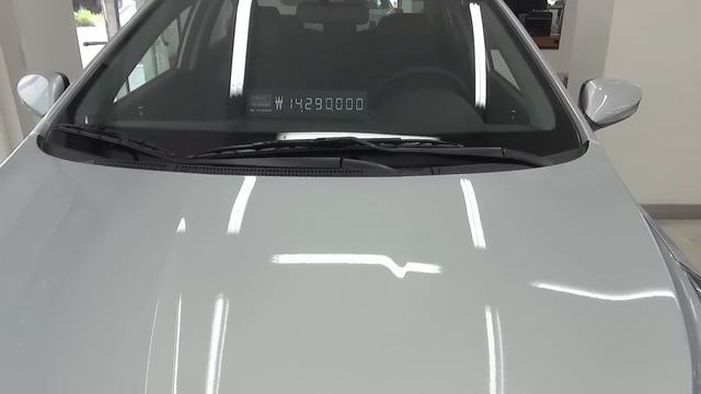 Автосалон хундай ( Hyundai ) в Южной Корее в городе донгхе ( Donghae )