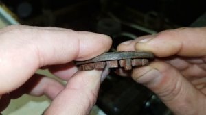 Плохо работает конфорка. На  газовой плите неравномерно горит газ. Решение вопроса.