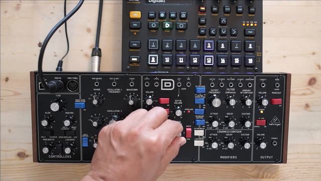 Three Oscillator Acid Patch On The Behringer Model D #dawless смотреть онлайн