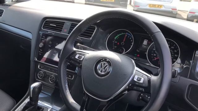 Approved Used Volkswagen e-Golf in Pure White - MA69ECJ смотреть онлайн