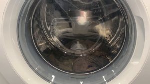 Samsung Eco Bubble 7kg WF70F5E0W4W/EU Washing Machine Running On Quick Cycle With Towels