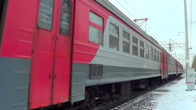 Гудящий электропоезд ЭД4М-0142 по 3 пути смотреть онлайн