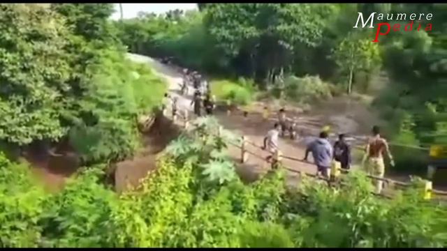 Terjebak Banjir, Puluhan Umat Katolik di Paroki Habi Batal ke Gereja II Langir II Maumere смотреть онлайн