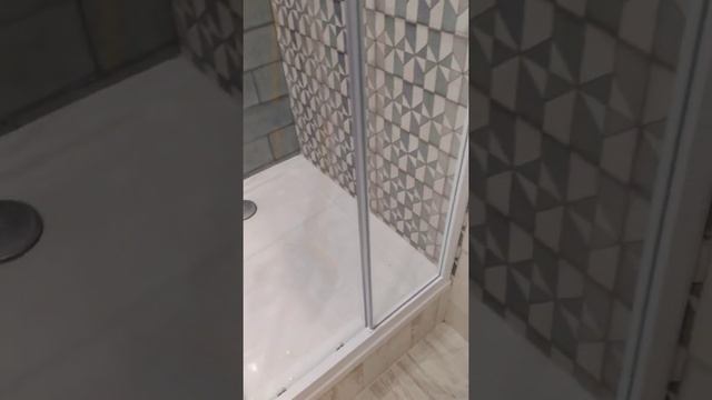 ДУШЕВОЙ УГОЛОК KÜBELE DE019S, ПРОФИЛЬ БЕЛЫЙ МАТОВЫЙ, ПРОЗРАЧНОЕ СТЕКЛО