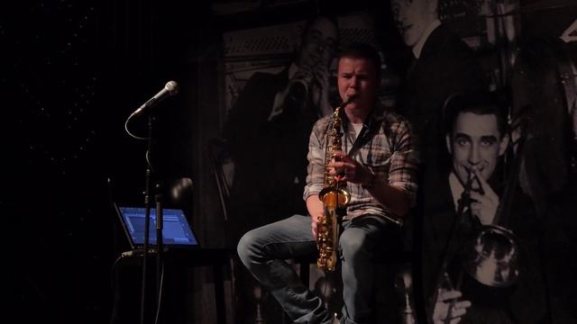 Anton Morozov - Lily Was Here (Candy Dulfer Dave Stewart Cover).mp4 смотреть онлайн