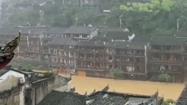 Disaster situation in China! Floods Beijing смотреть онлайн