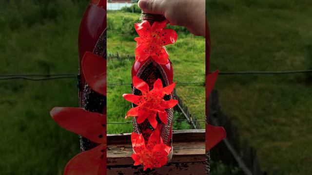 Лилии из пластиковых бутылок. Декор бутылка с цветами. смотреть онлайн
