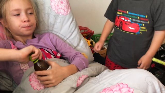 КСЮША ЗАБОЛЕЛА ОЧЕНЬ ВЫСОКАЯ ТЕМПЕРАТУРА смотреть онлайн