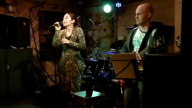 Katerina Ungvari Band - I've Got You Under My Skin смотреть онлайн