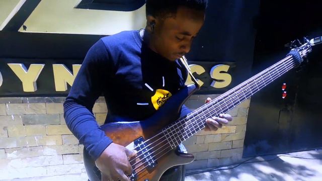 CANON IN D ON BASS MY OWN AFRICAN VERSION WITH THE IBANEZ SR406EBCW смотреть онлайн