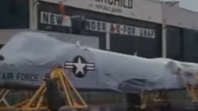 Fairchild Republic A 10 Thunderbolt II Американский штурмовик A 10 Thunderbolt II смотреть онлайн