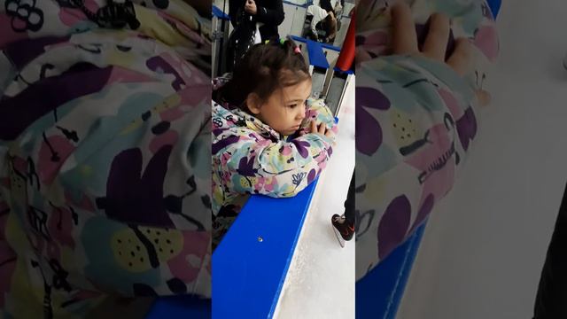 КАТАЕМСЯ НА КОНЬКАХ смотреть онлайн