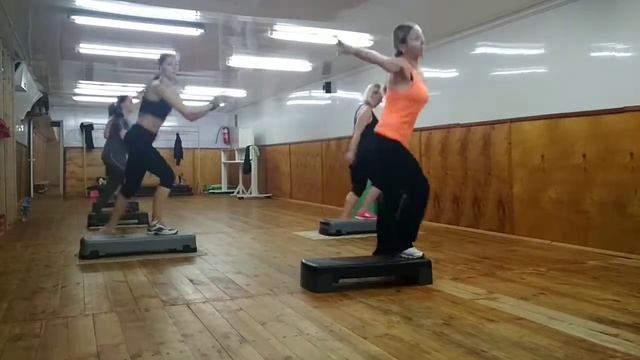 Степ аэробика Кропивницкий, лёгкая хореография смотреть онлайн