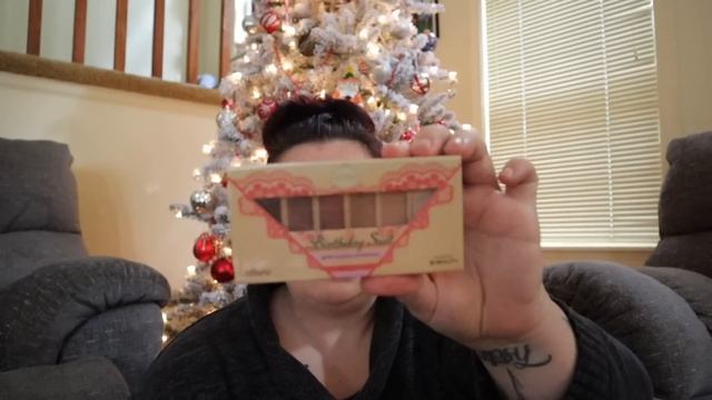 What I Put in My 18 year olds Stocking!! // Stocking Stuffer Ideas // Shop with Sarah смотреть онлайн
