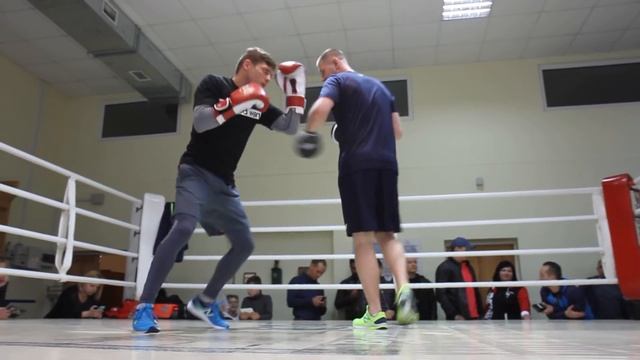 Открытая тренировка Дениса Беринчика. Работа на лапах смотреть онлайн